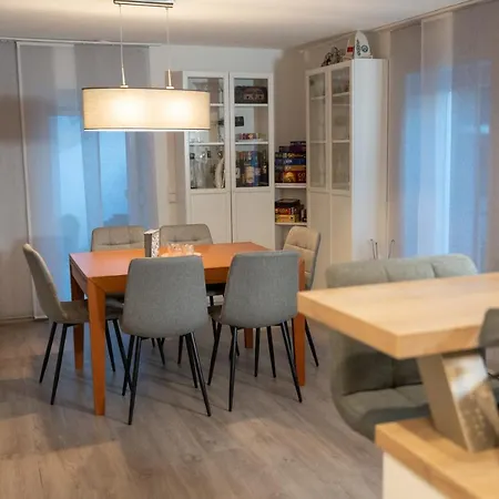 Homestay szállás #1 Modernes Mit Pool Und Garten *