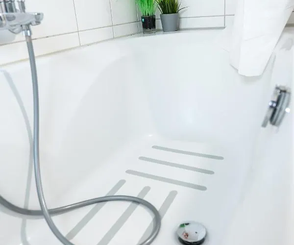 #1 Modernes Mit Pool Und Garten ميمنغن