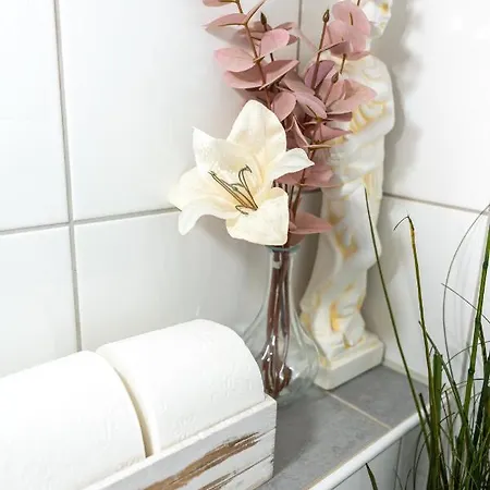 منزل للإقامة #1 Modernes Mit Pool Und Garten ميمنغن