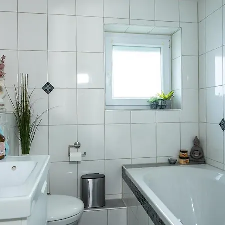 #1 Modernes Mit Pool Und Garten منزل للإقامة *