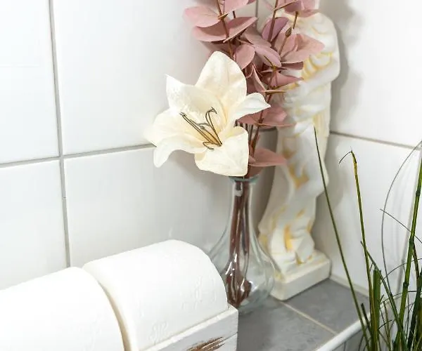 ホームステイ #1 Modernes Mit Pool Und Garten メミンゲン